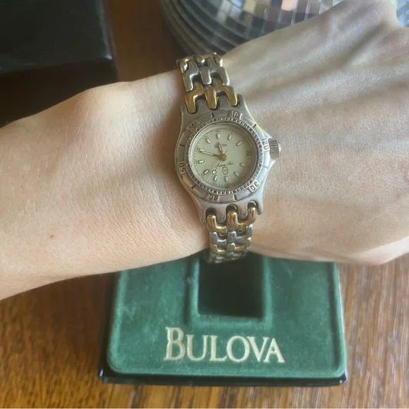 BULOVA Gold Glow in The Dark Numbers & Hands Round Vintage Watch Stainless Steel - Picture 14 of 14